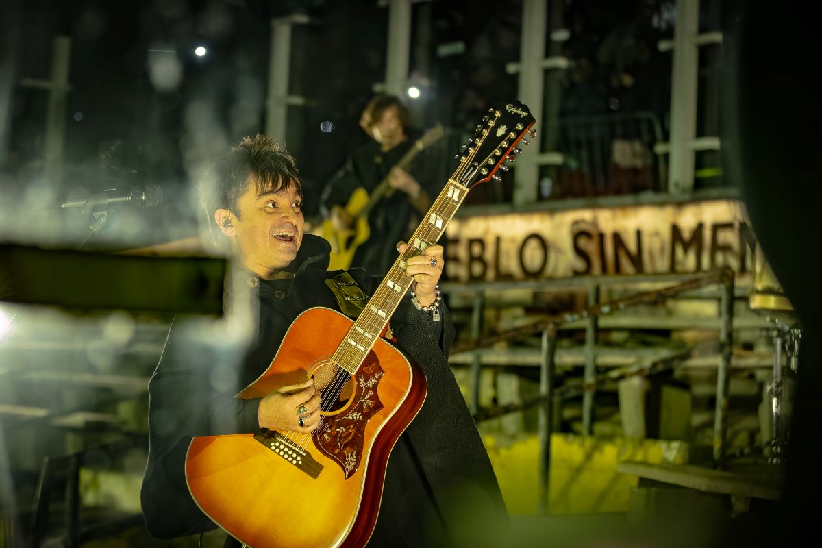 El derecho de vivir en paz, Los Bunkers y una invocación a Víctor Jara en la noche de Ñuñoa