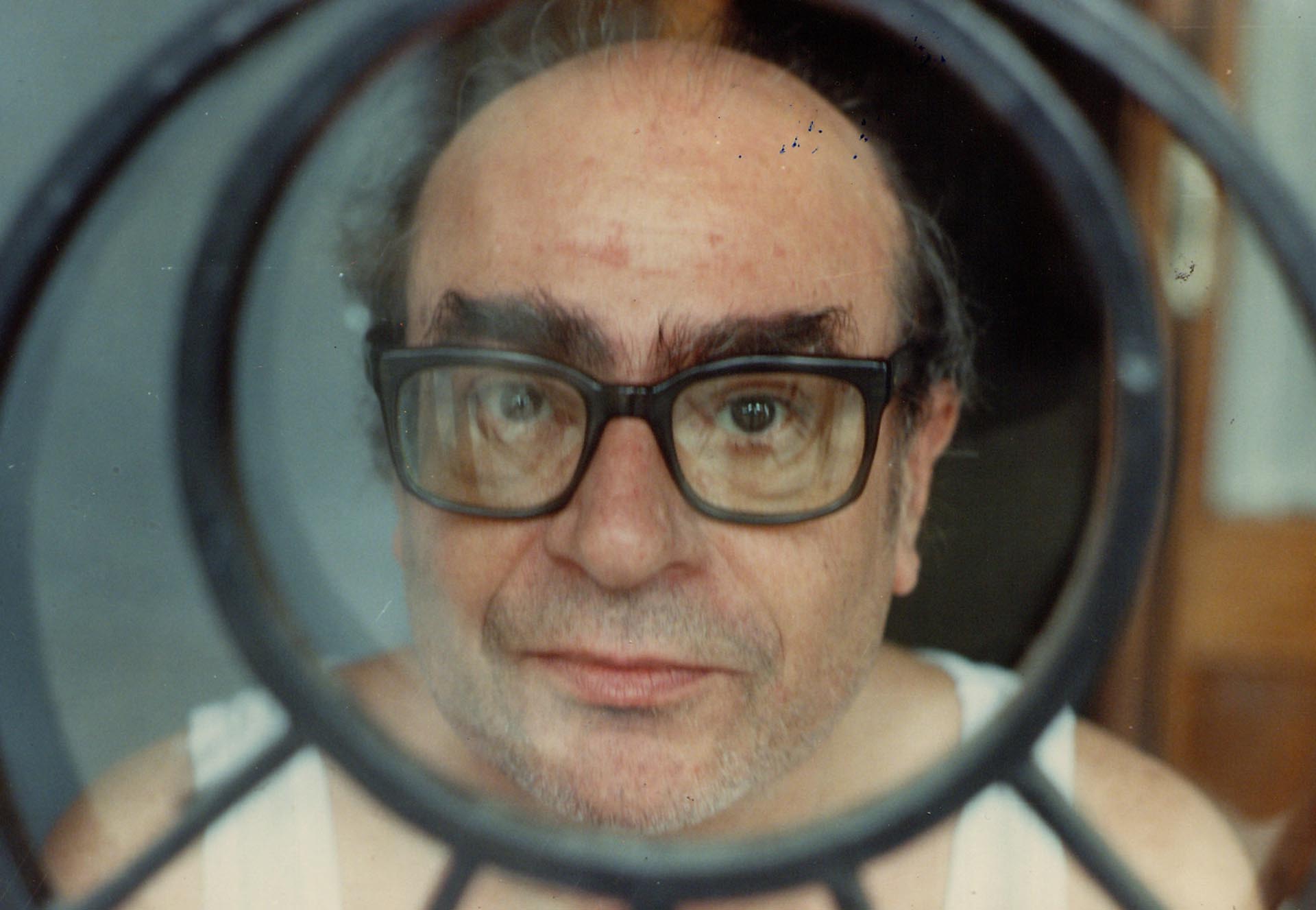 Entre el amor y los crucigramas, la vida de Levrero en Buenos Aires