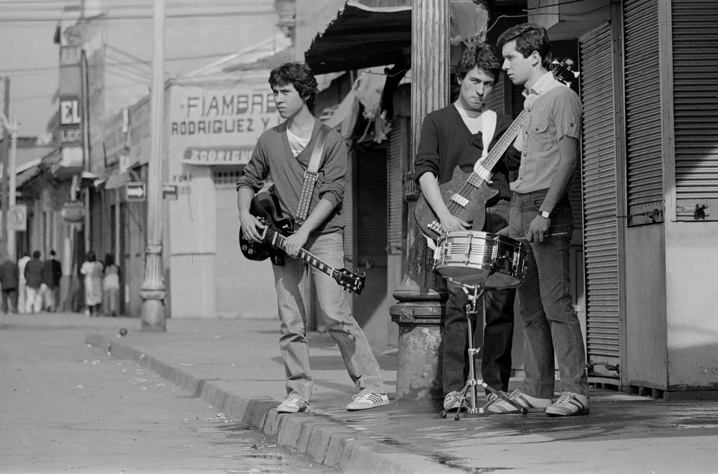 Lanzan box set de La voz de los 80: “Es un homenaje a los 40 años de Los Prisioneros, pero también a Carlos Fonseca”